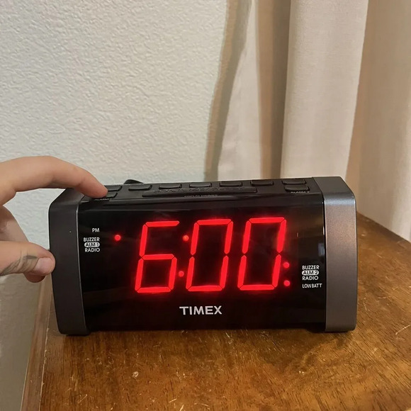 Timex Alarm Clock Radio T235Y Digital 12 Hour Clock With 2 Alarms Working AUX - Picture 8 of 16